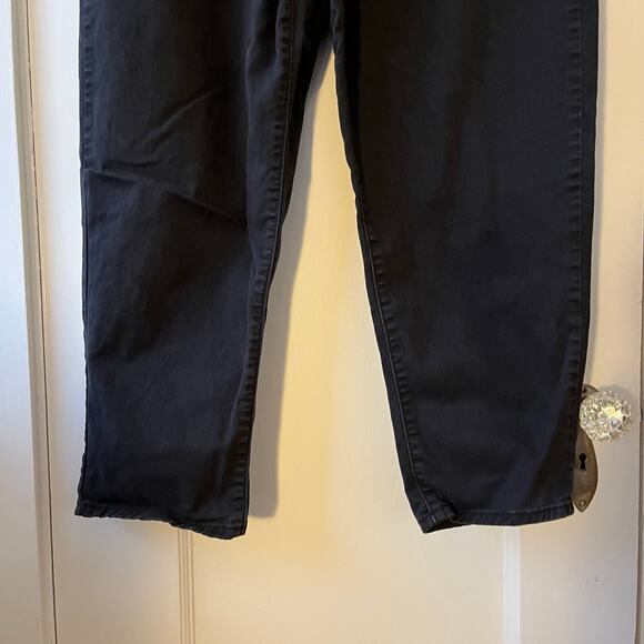 Levi's Women's Pleated Balloon Leg Pants in Black Twill - Picture 6 of 8